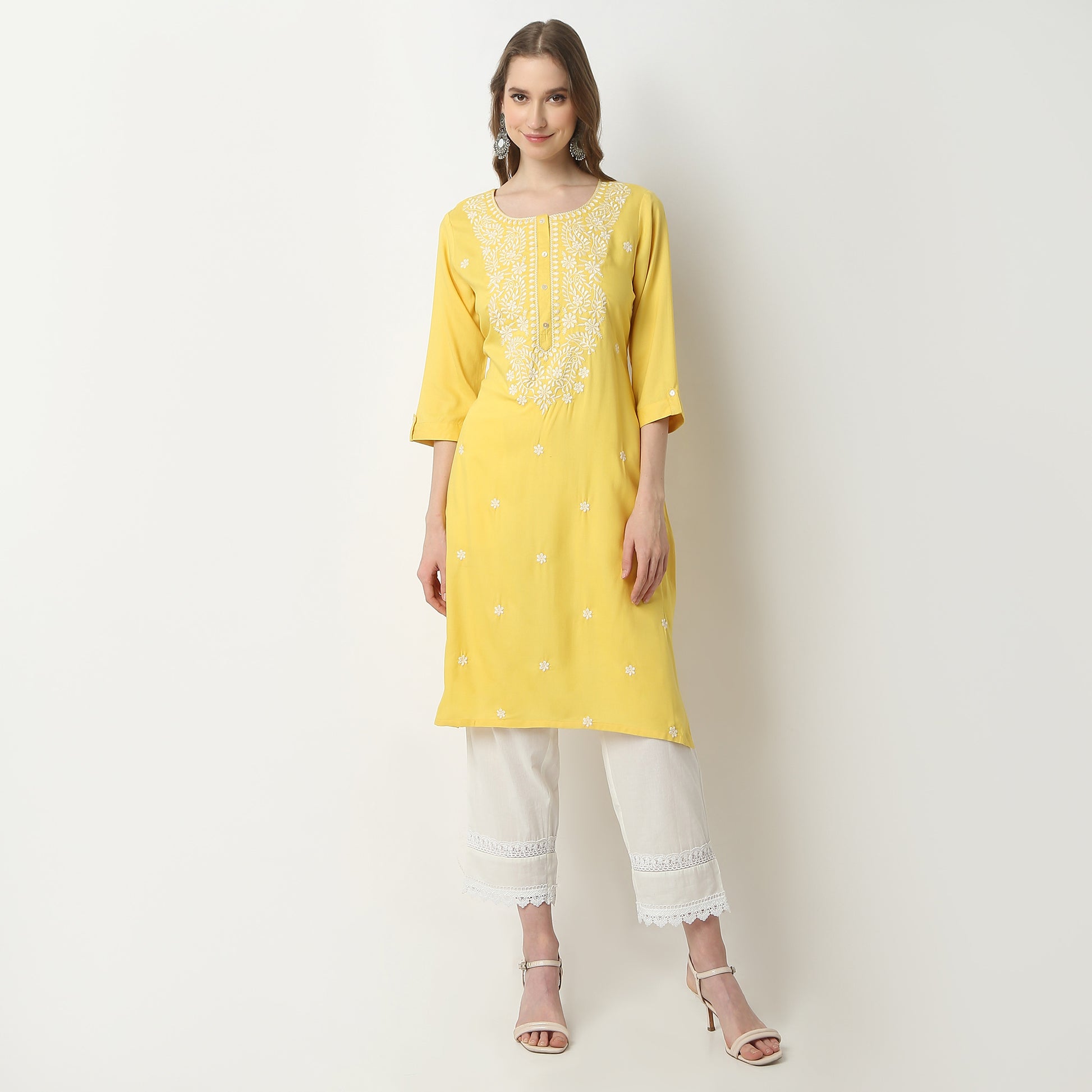 Straight Fit Embroidered Round Neck Kurta
