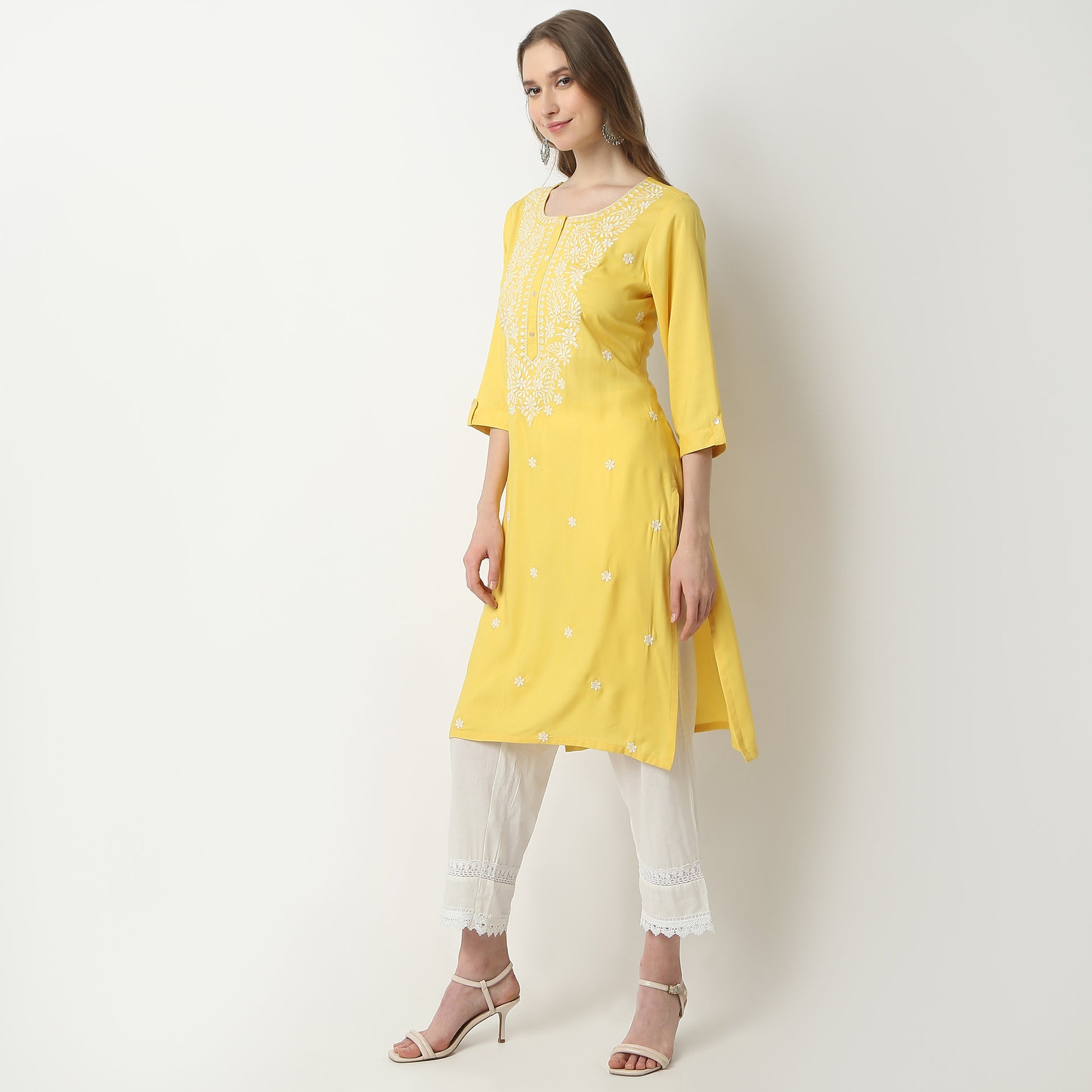 Straight Fit Embroidered Round Neck Kurta