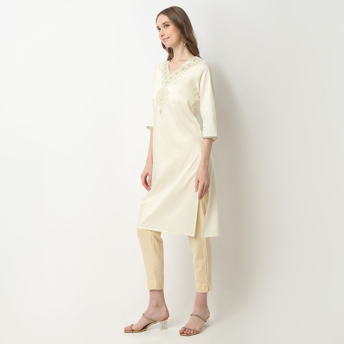 Straight Fit Embroidered V-Neck Kurta