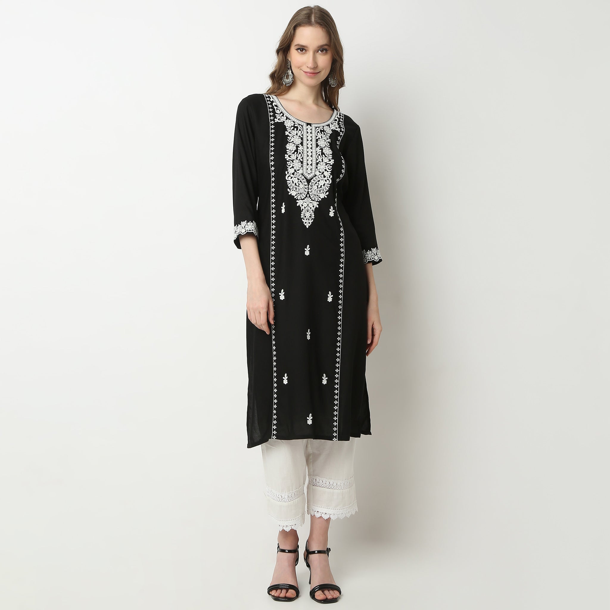 Straight Fit Embroidered Round Neck Kurta