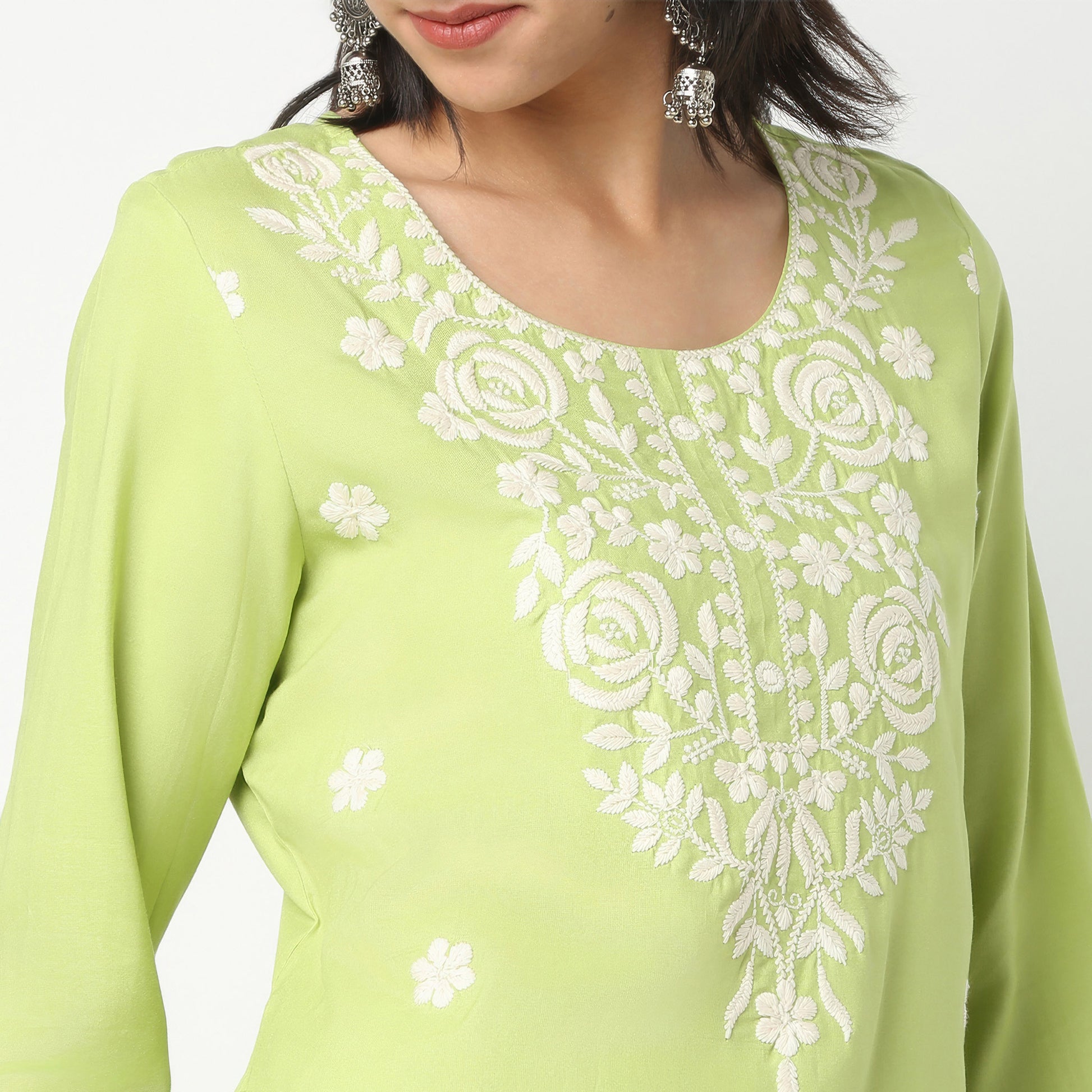 Straight Fit Embroidered Round Neck Kurta