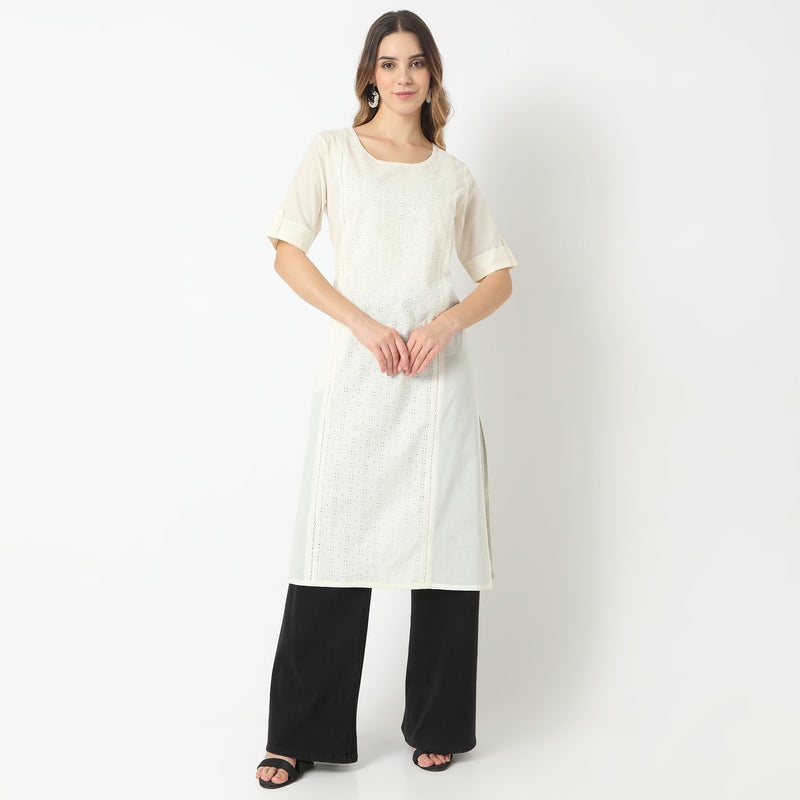 Straight Fit Solid Round Neck Kurta