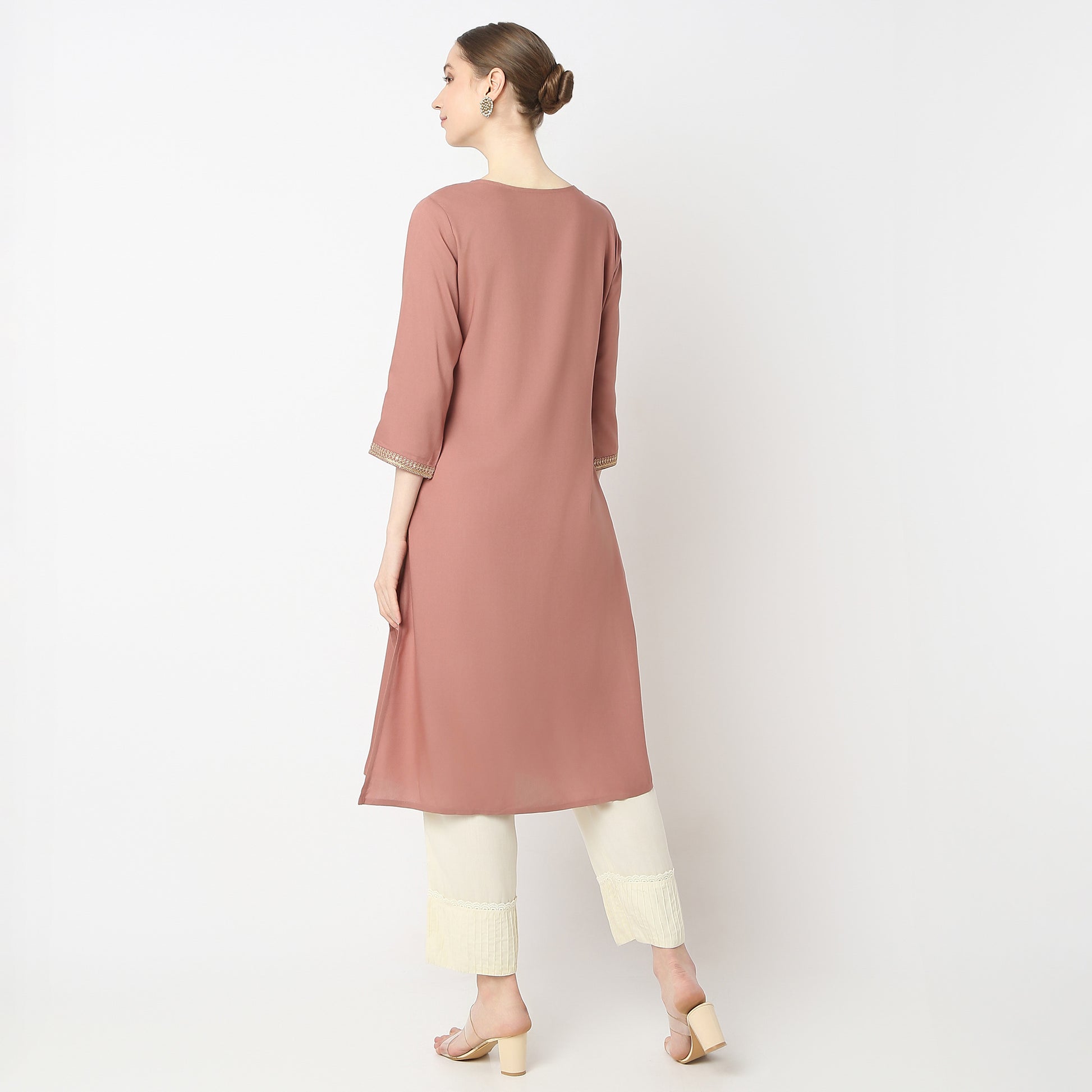 Straight Fit Embroidered Kurta