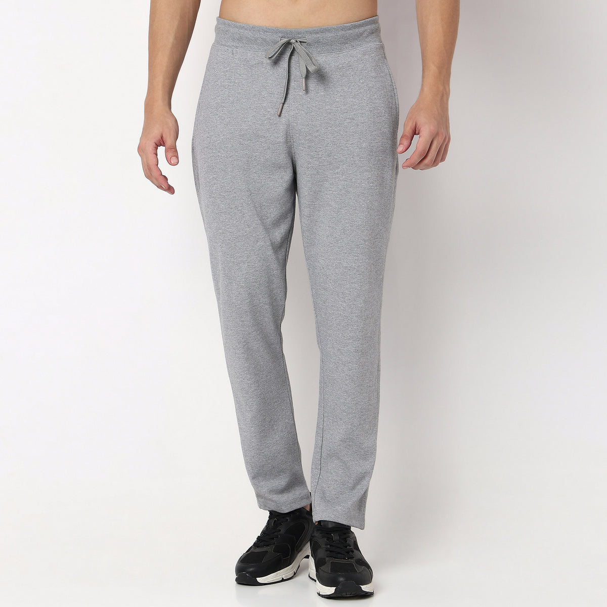 Regualr Solid Mid Rise Pants