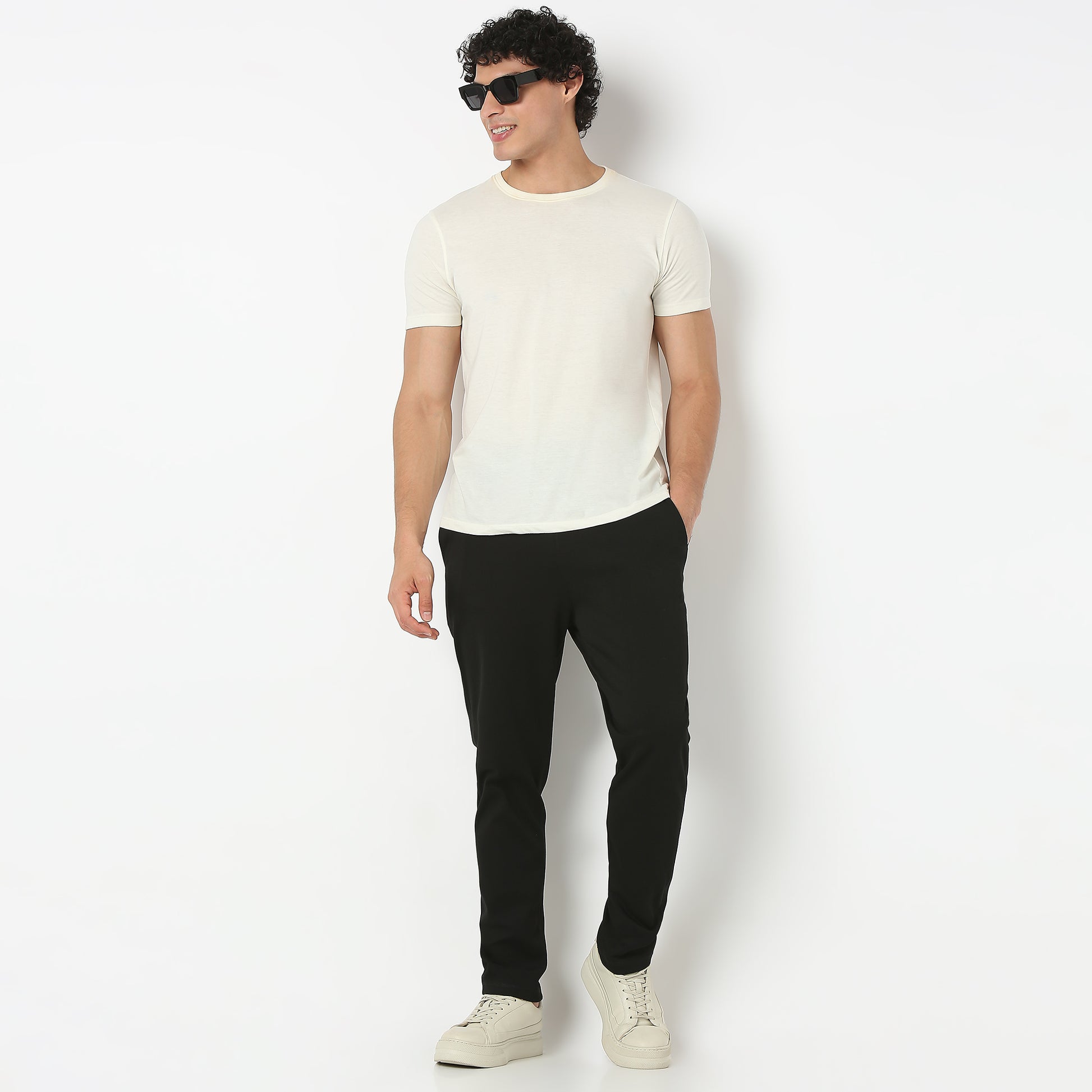 Regualr Solid Mid Rise Pants