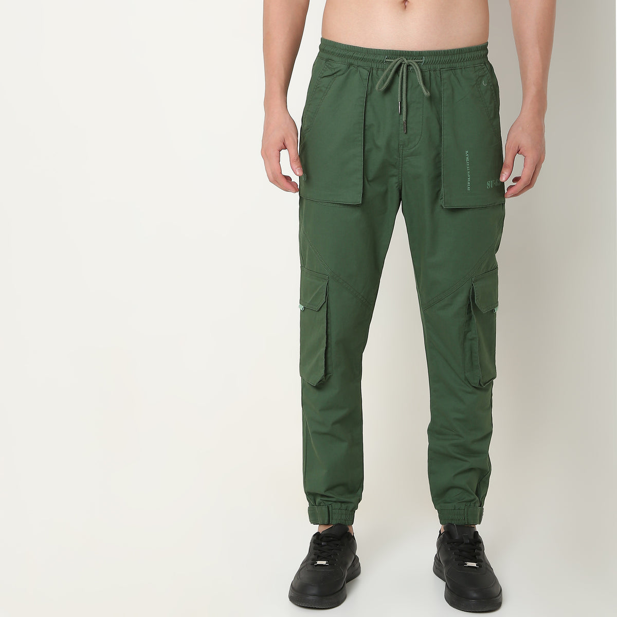 Regular Fit Solid Mid Rise Cargos