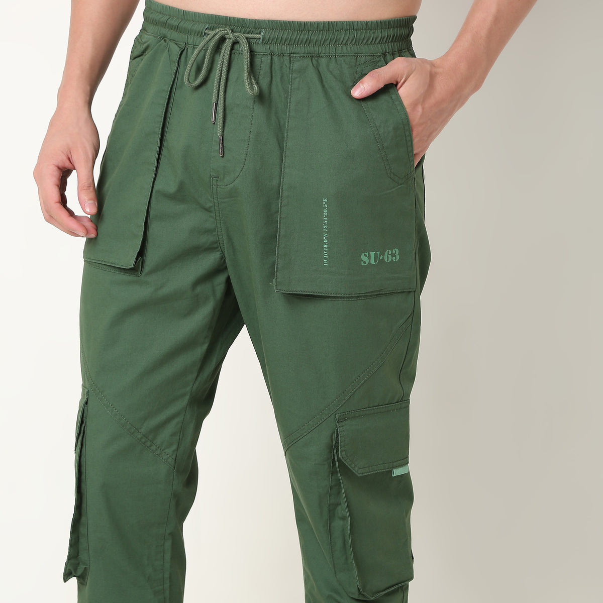 Regular Fit Solid Mid Rise Cargos