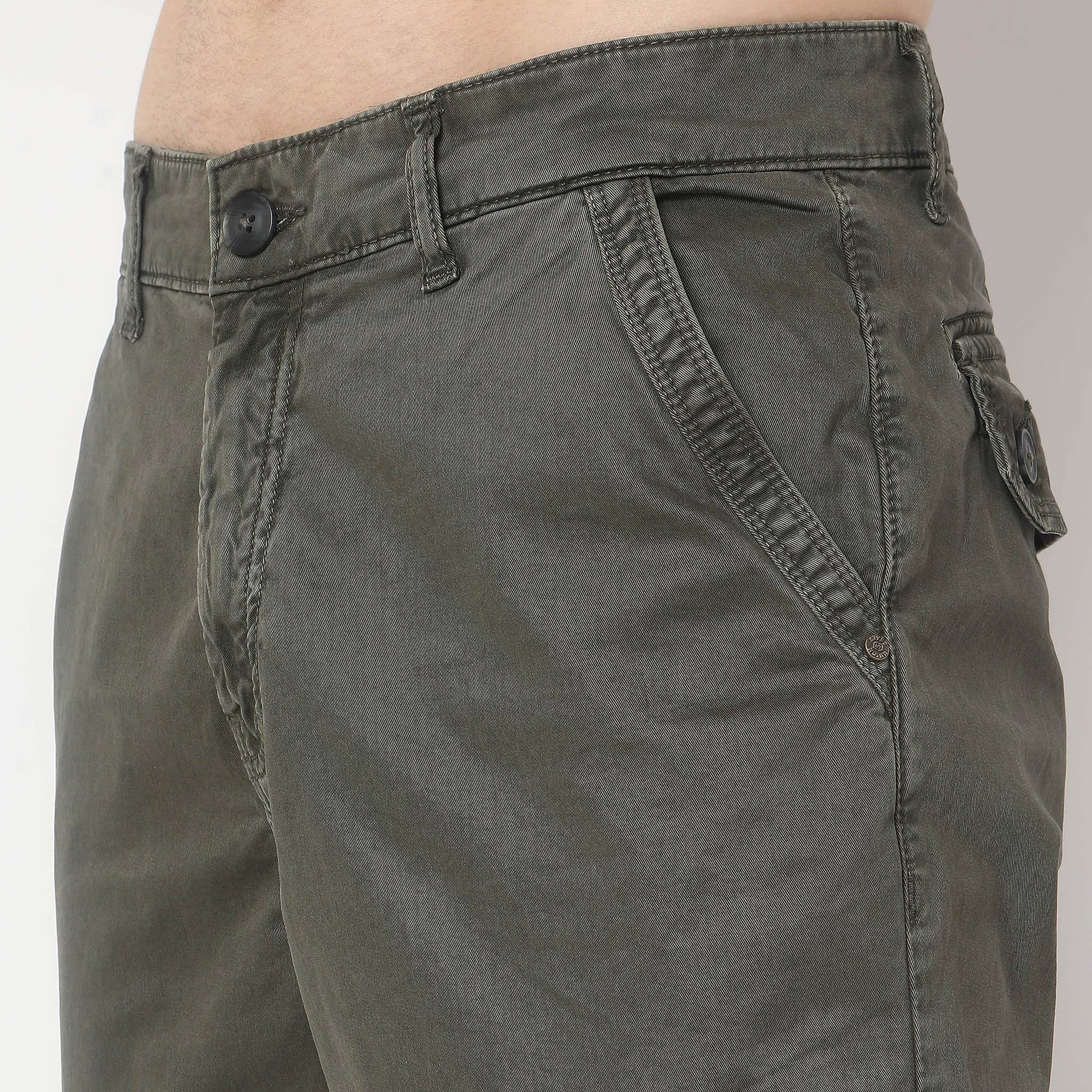 Regular Fit Solid Mid Rise Cargos