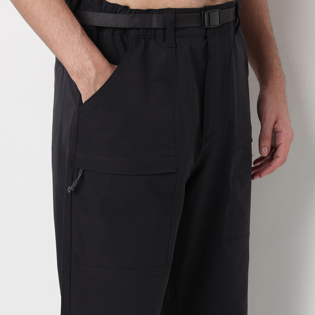 Buy Men Regular Fit Solid Ankle Length Mid Rise Cargos  - Style Union