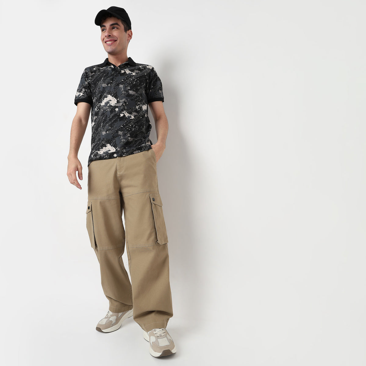 Buy Men Regular Fit Solid Ankle Length Mid Rise Cargos  - Style Union