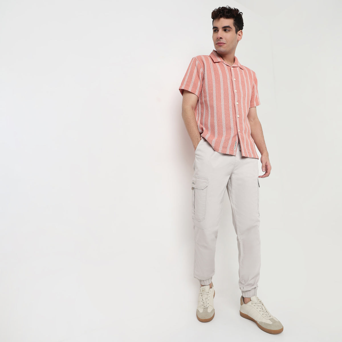 Buy Men Regular Fit Solid Ankle Length Mid Rise Cargos  - Style Union