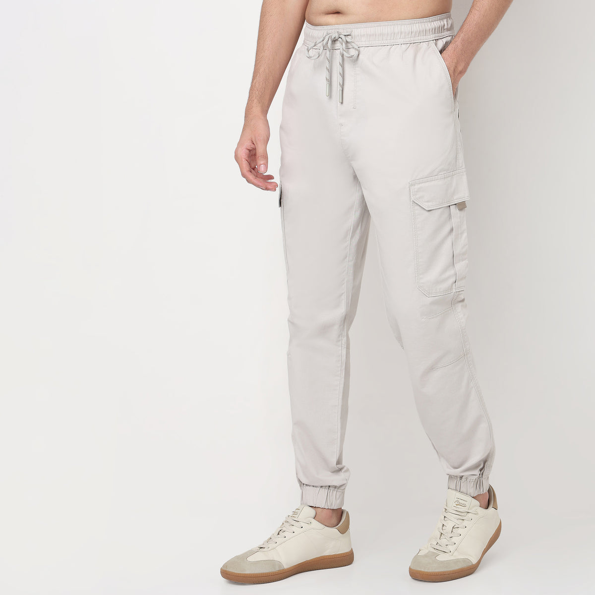 Buy Men Regular Fit Solid Ankle Length Mid Rise Cargos  - Style Union