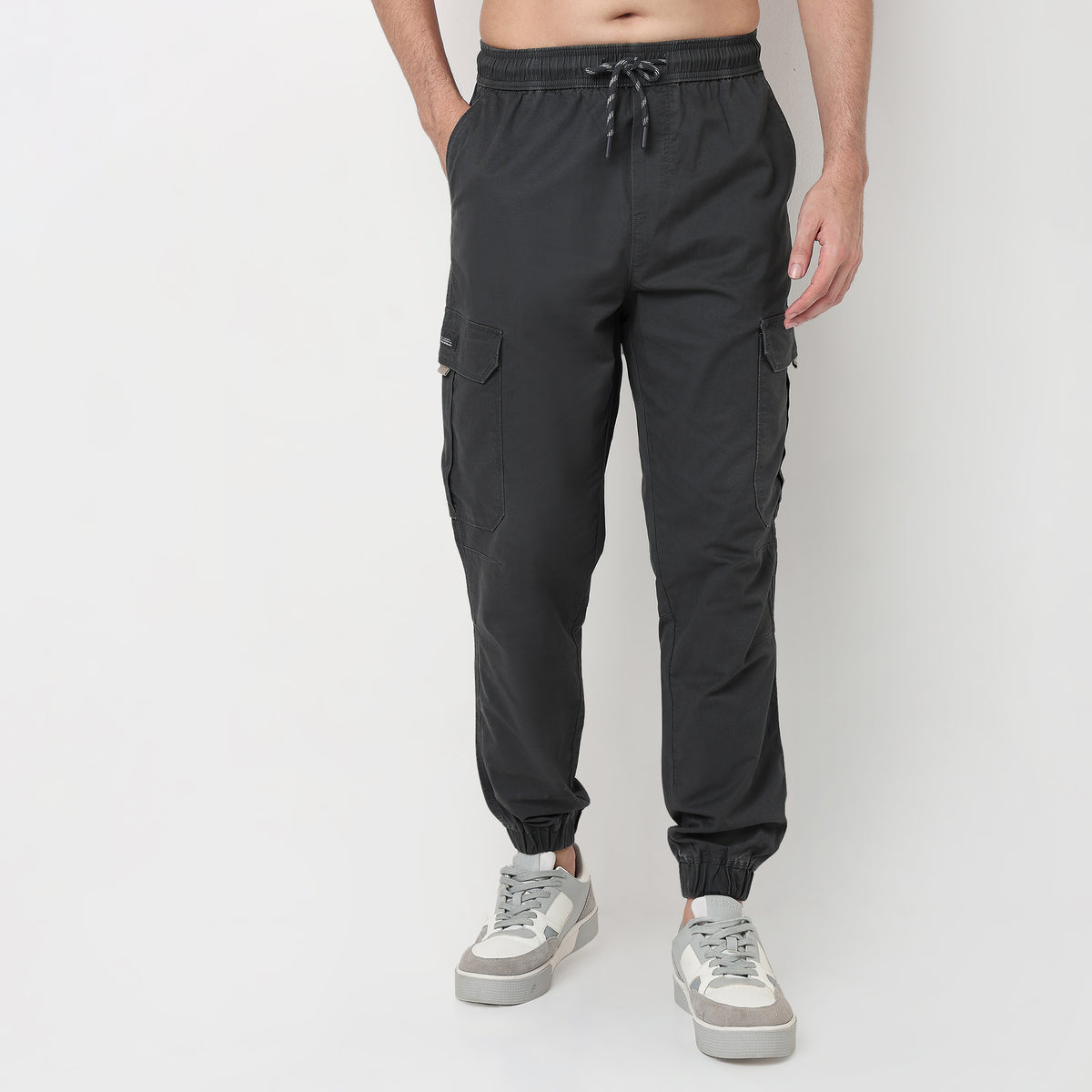 Buy Men Regular Fit Solid Ankle Length Mid Rise Cargos  - Style Union