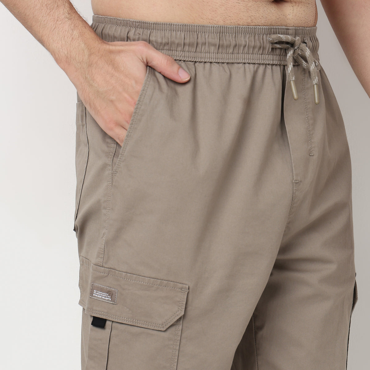 Buy Men Regular Fit Solid Ankle Length Mid Rise Cargos  - Style Union