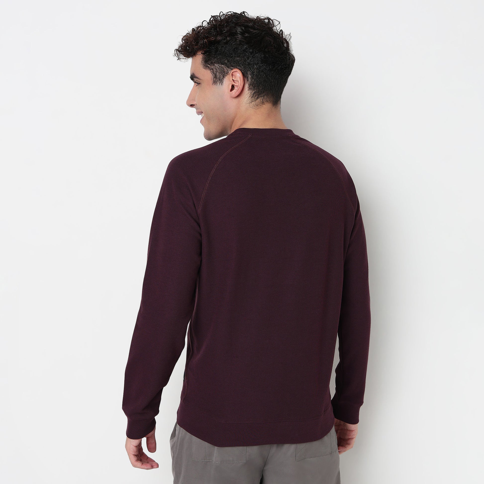 Buy Men Regular Fit Solid Raglan Sleeve Sweat Tee  - Style Union