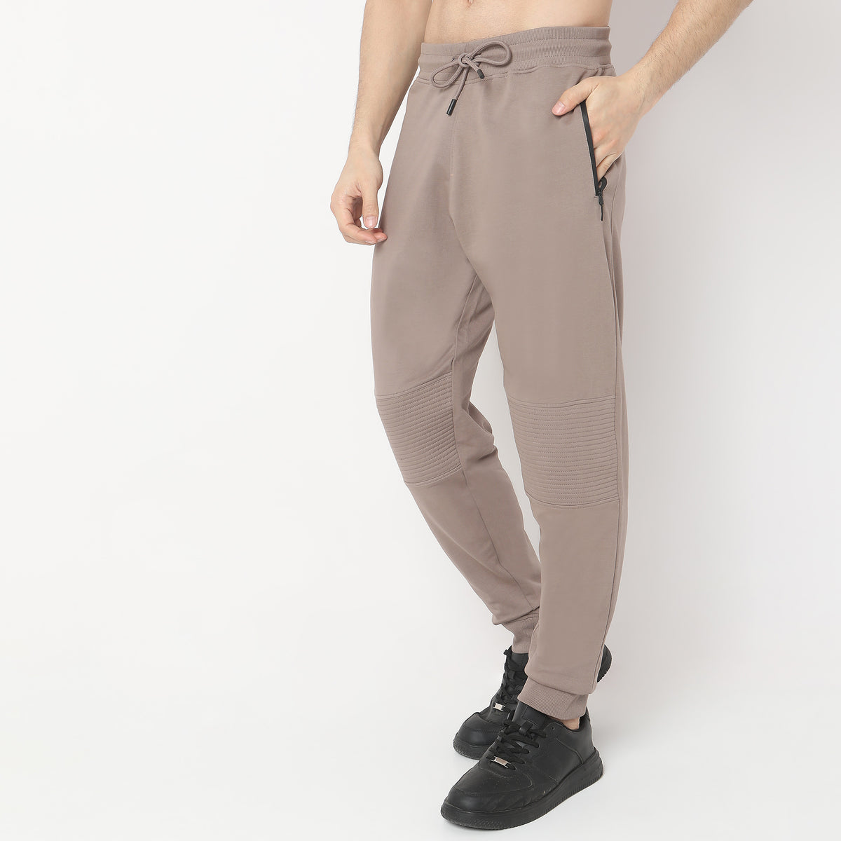 Regular Fit Solid Mid Rise Joggers