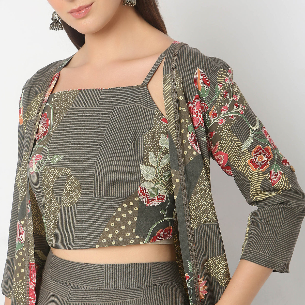 Straight Fit Printed Shrug