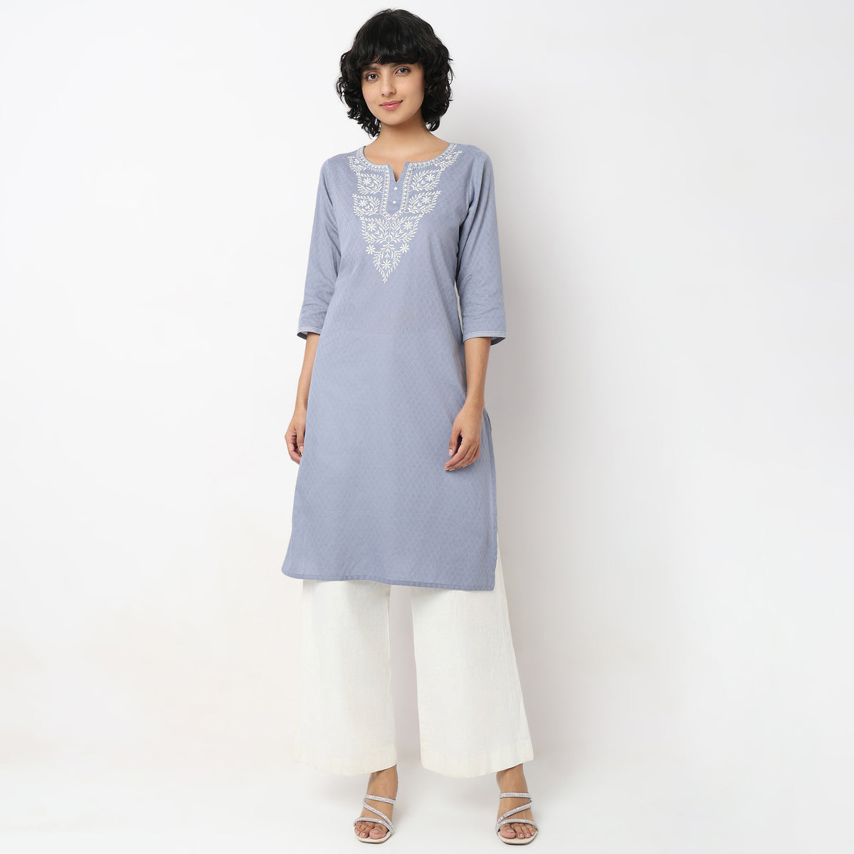 Straight Fit Embroiderd Kurta