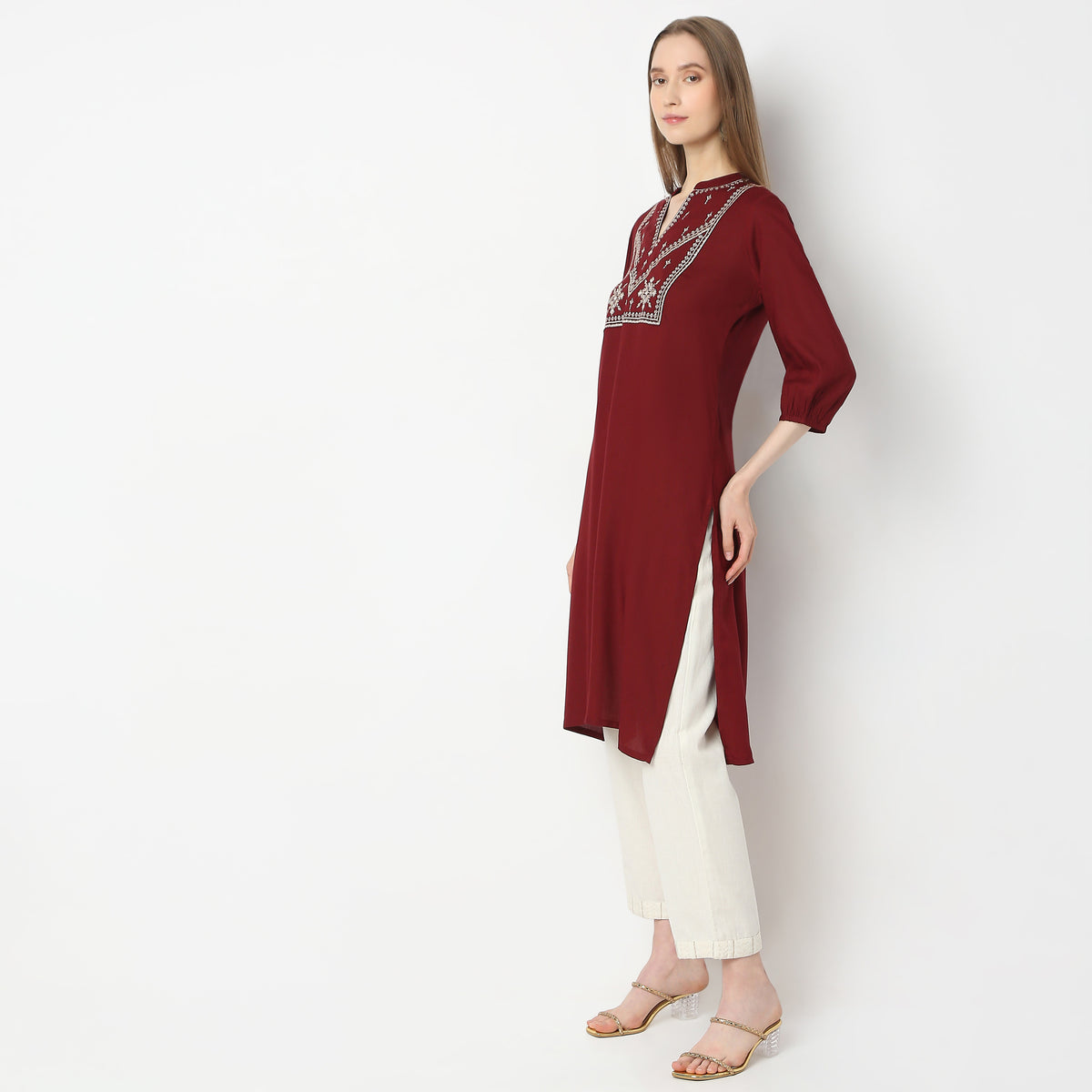 Straight Fit Embroidered Kurta