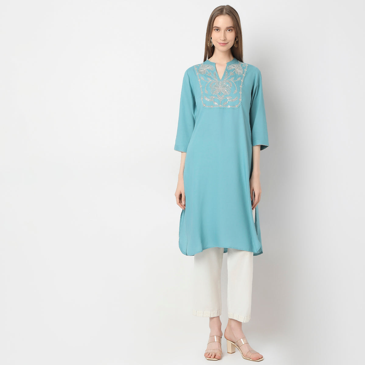 Straight Fit Embellished Kurta