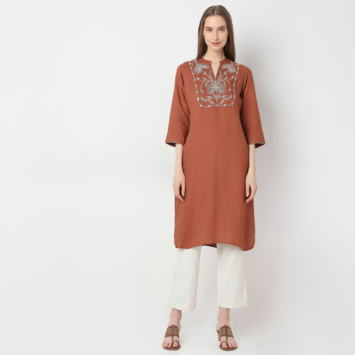 Straight Fit Embellished Kurta