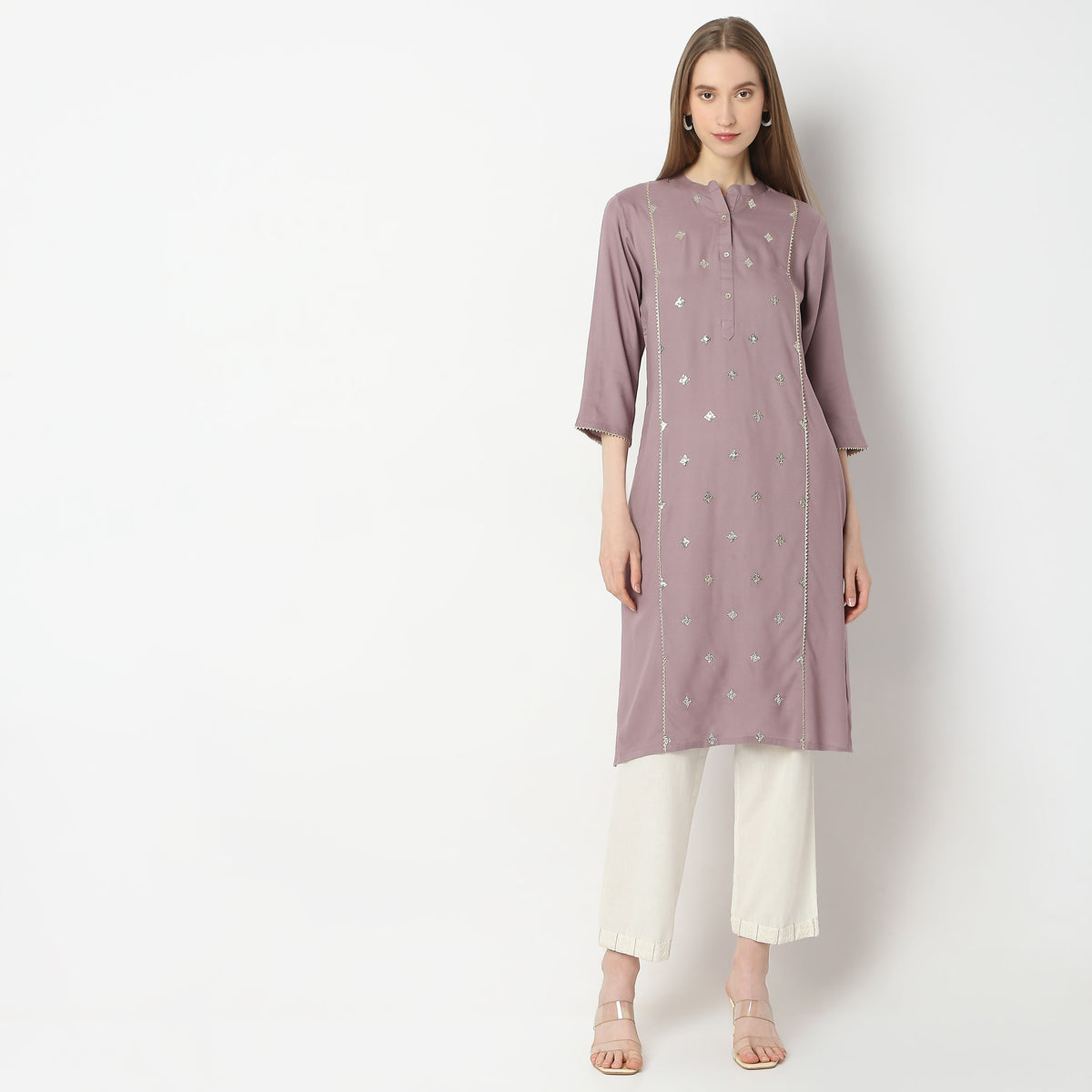 Straight Fit Embellished Kurta