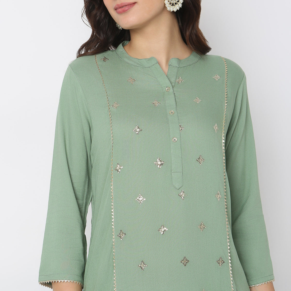 Straight Fit Embellished Kurta