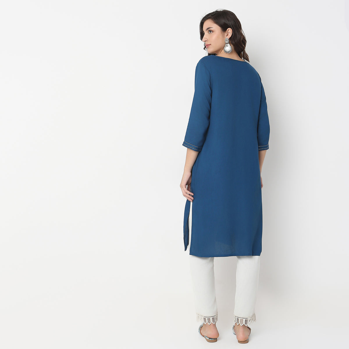 Straight Fit Embellished Kurta