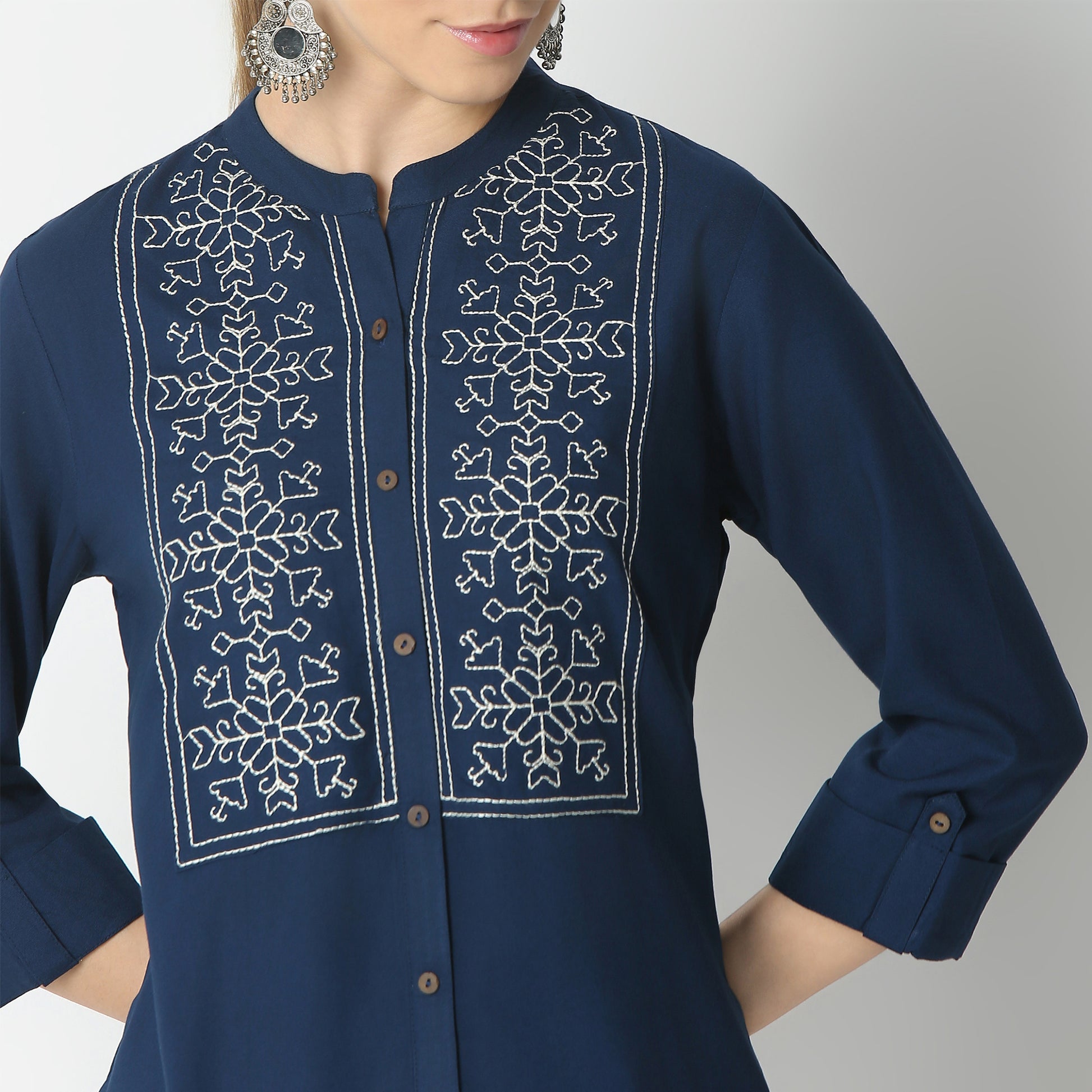 Straight Fit Embroidered Below Knee Kurta