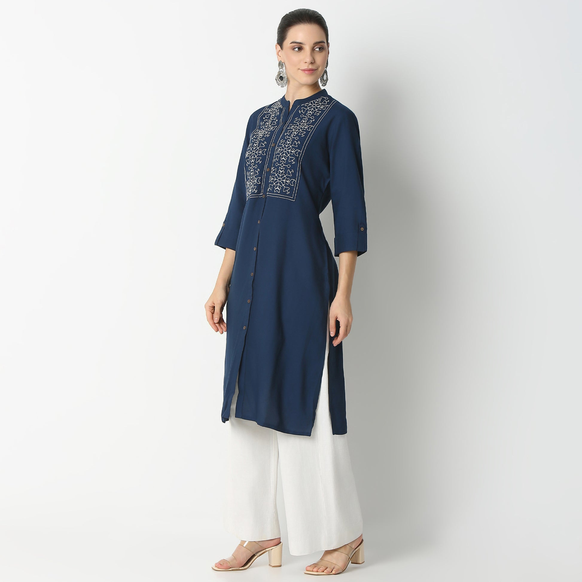 Straight Fit Embroidered Below Knee Kurta
