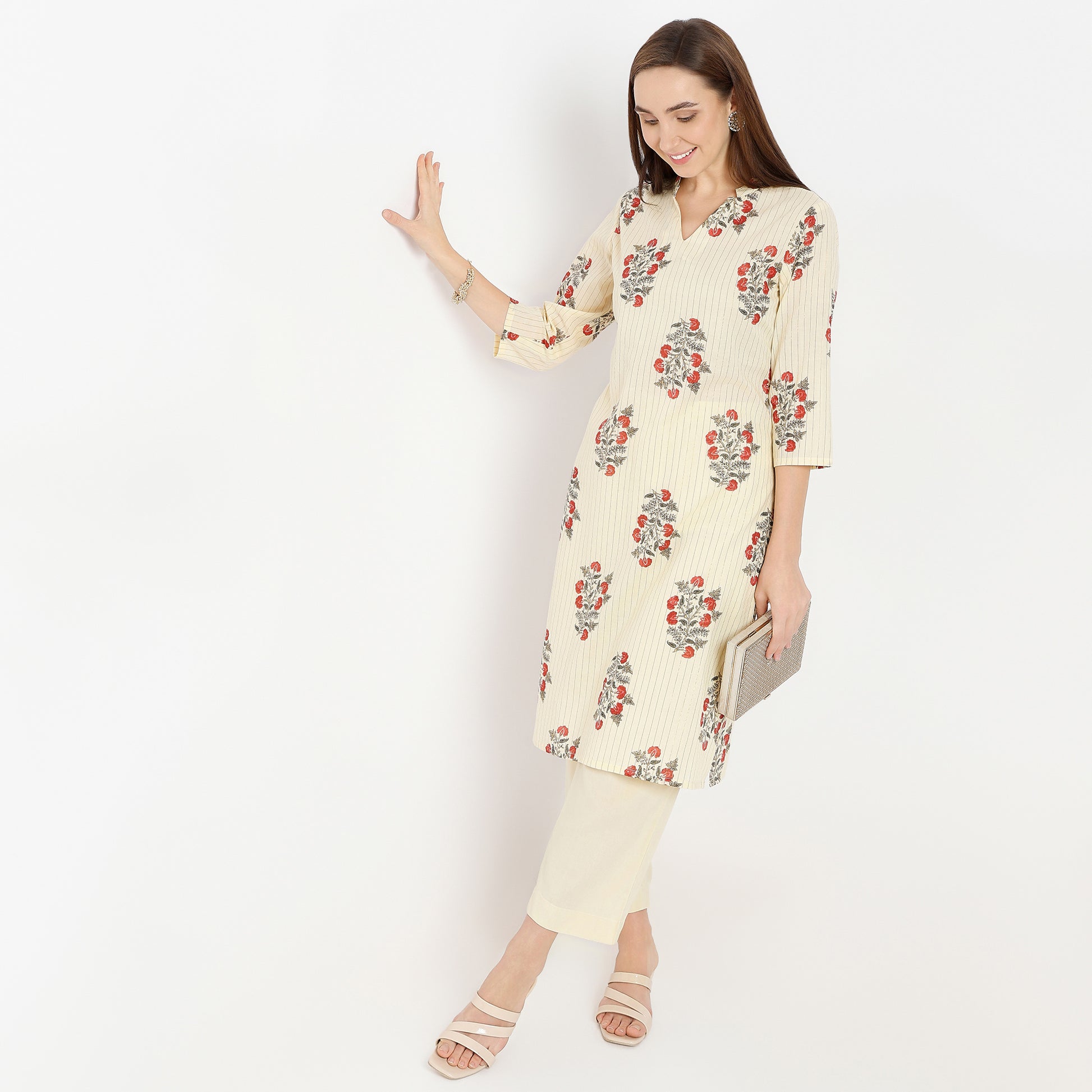 Straight Fit Printed V-Neck Kurta