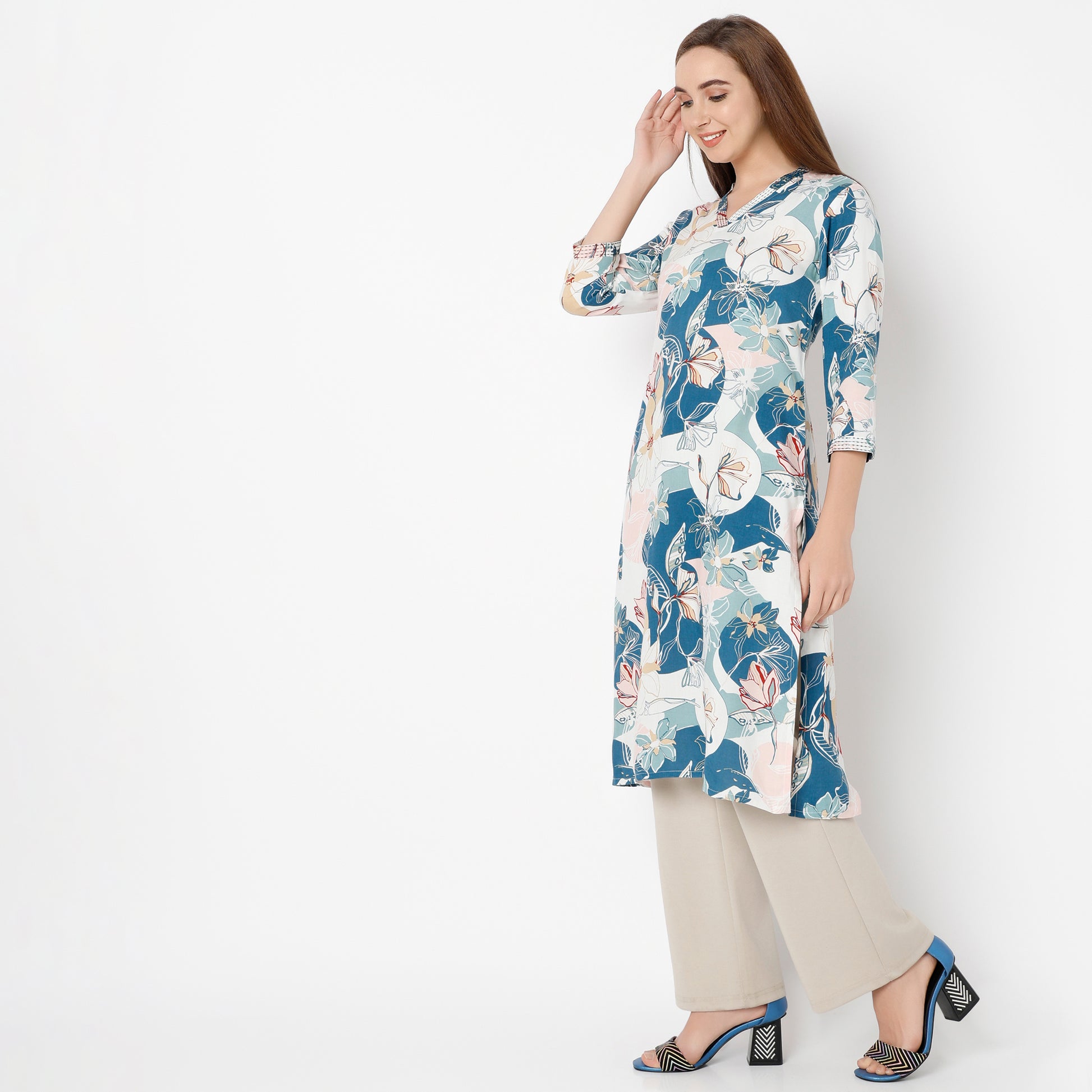 Straight Fit Printed V-Neck Kurta