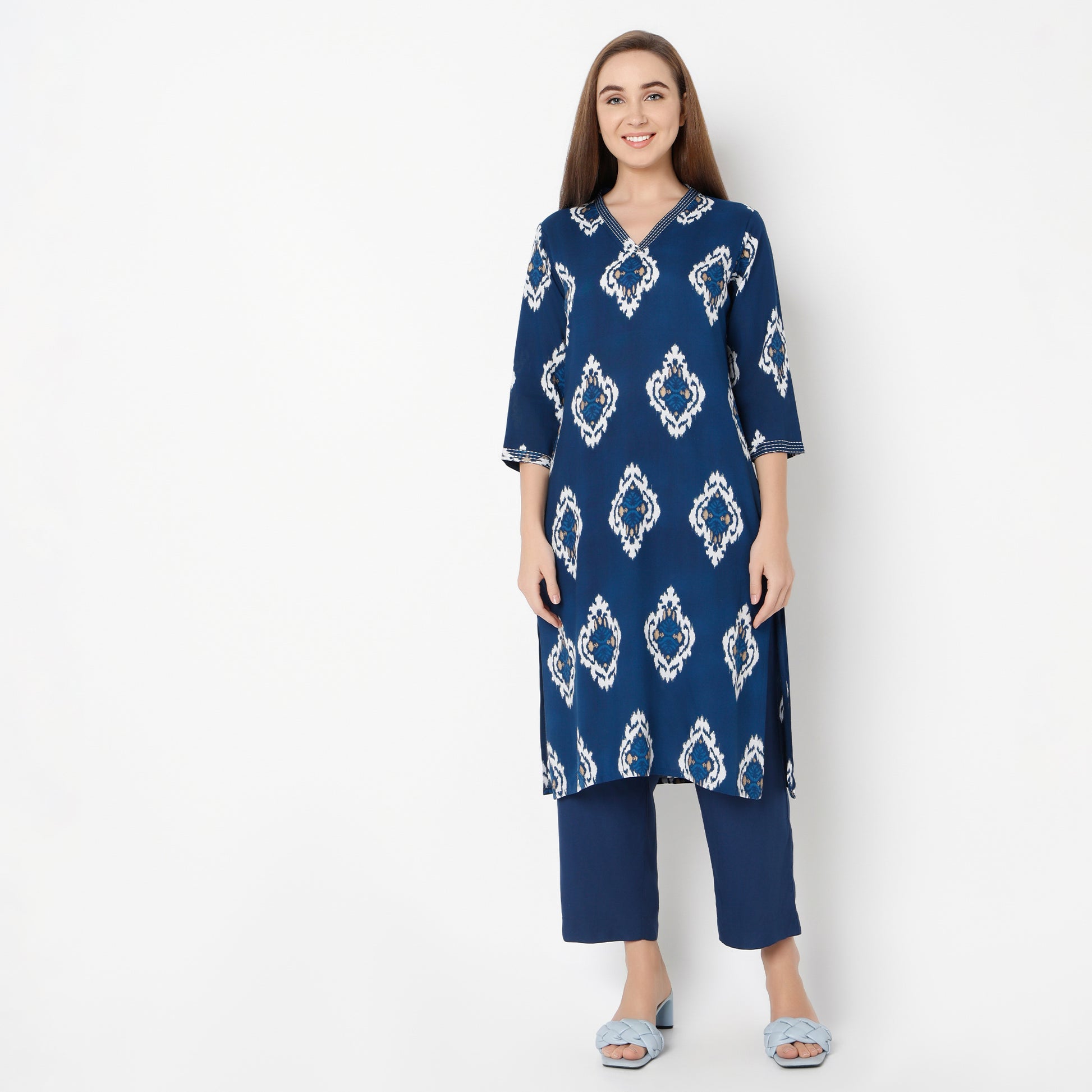 Straight Fit Printed Knee Length Kurta