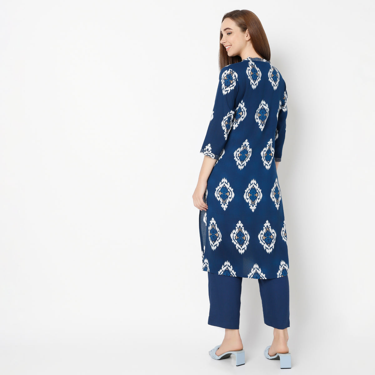 Straight Fit Printed Knee Length Kurta
