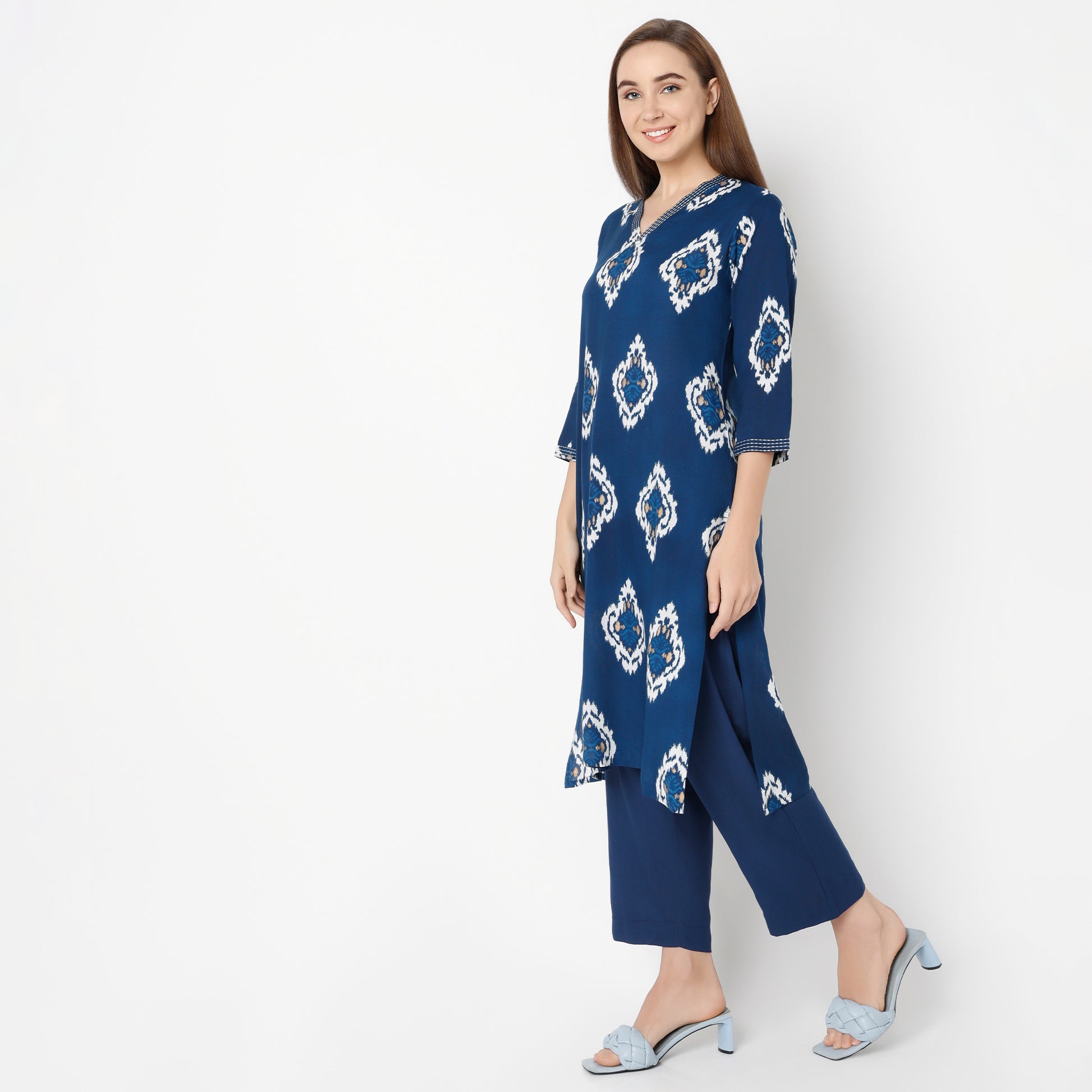 Straight Fit Printed Knee Length Kurta