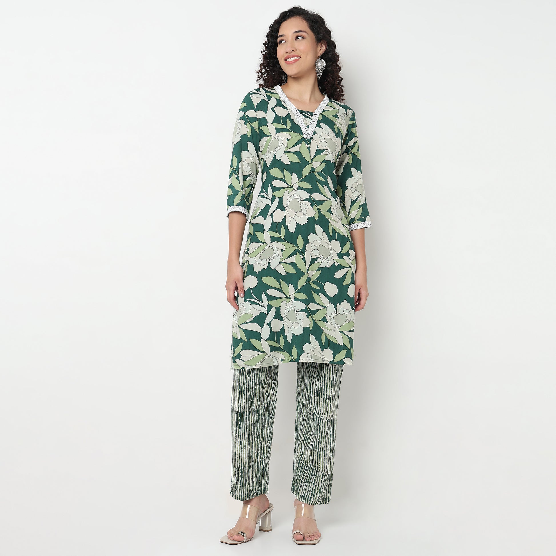 Straight Fit Printed V-Neck Calf Length Kurta