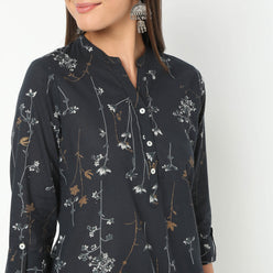 Band Neck Short Length Three-Fourth Sleeve Printed Straight Fit Kurta