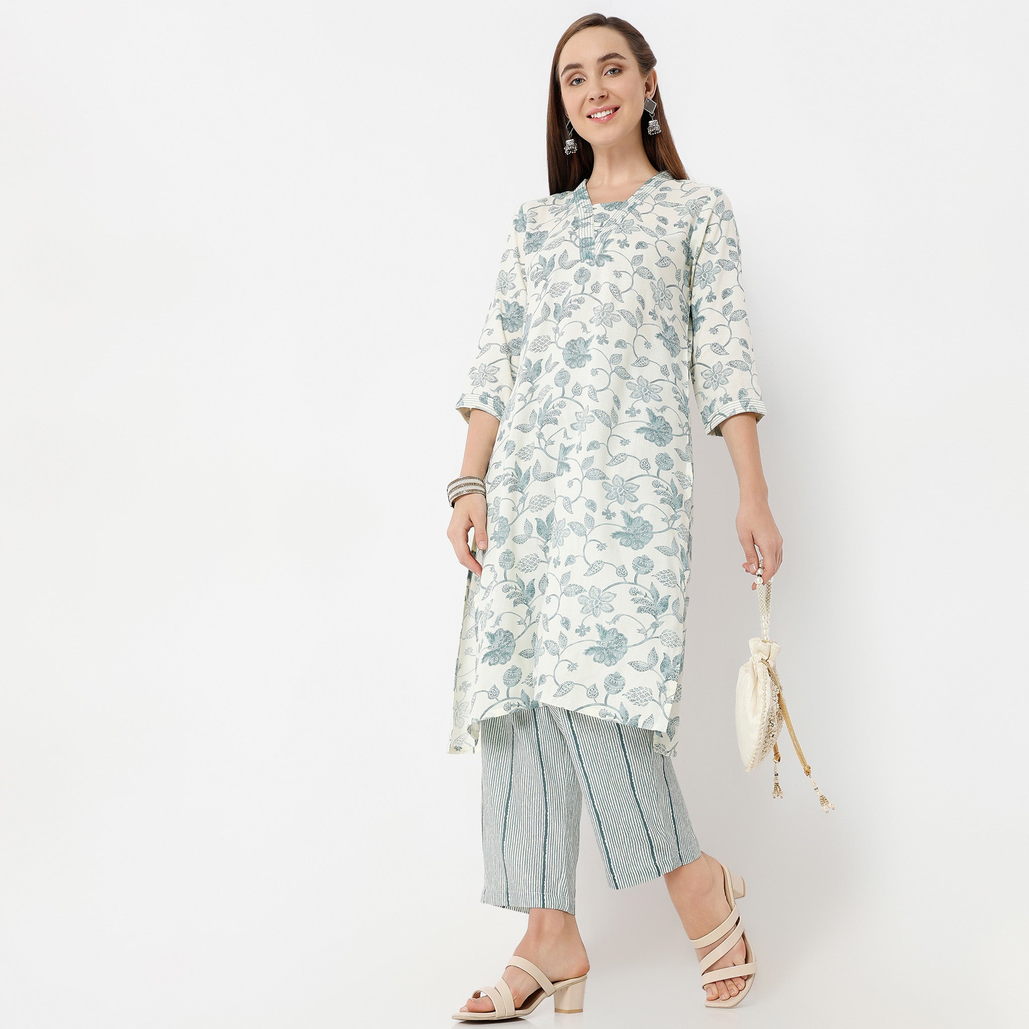 Regular Fit Printed V-Neck Kurta