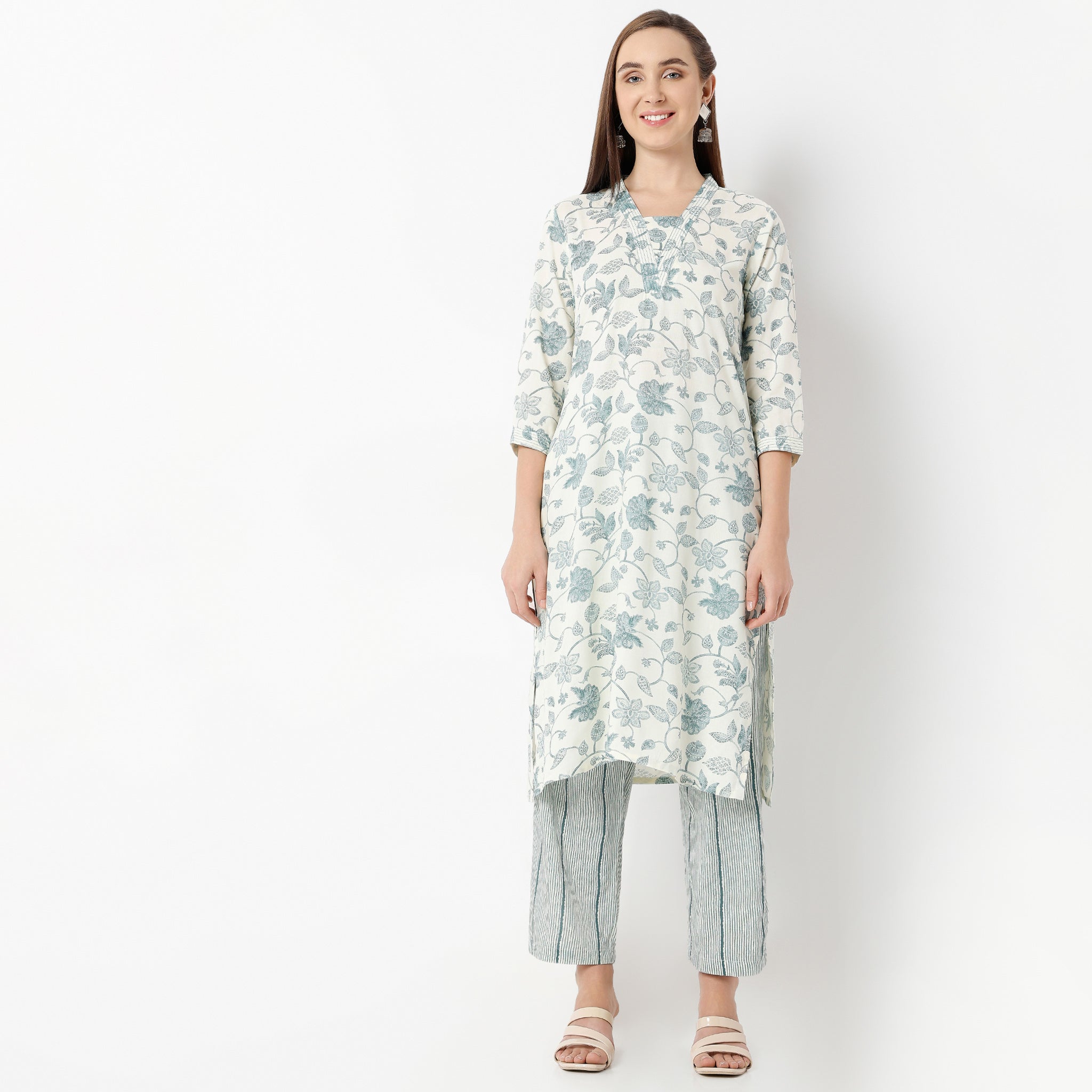 Regular Fit Printed V-Neck Kurta