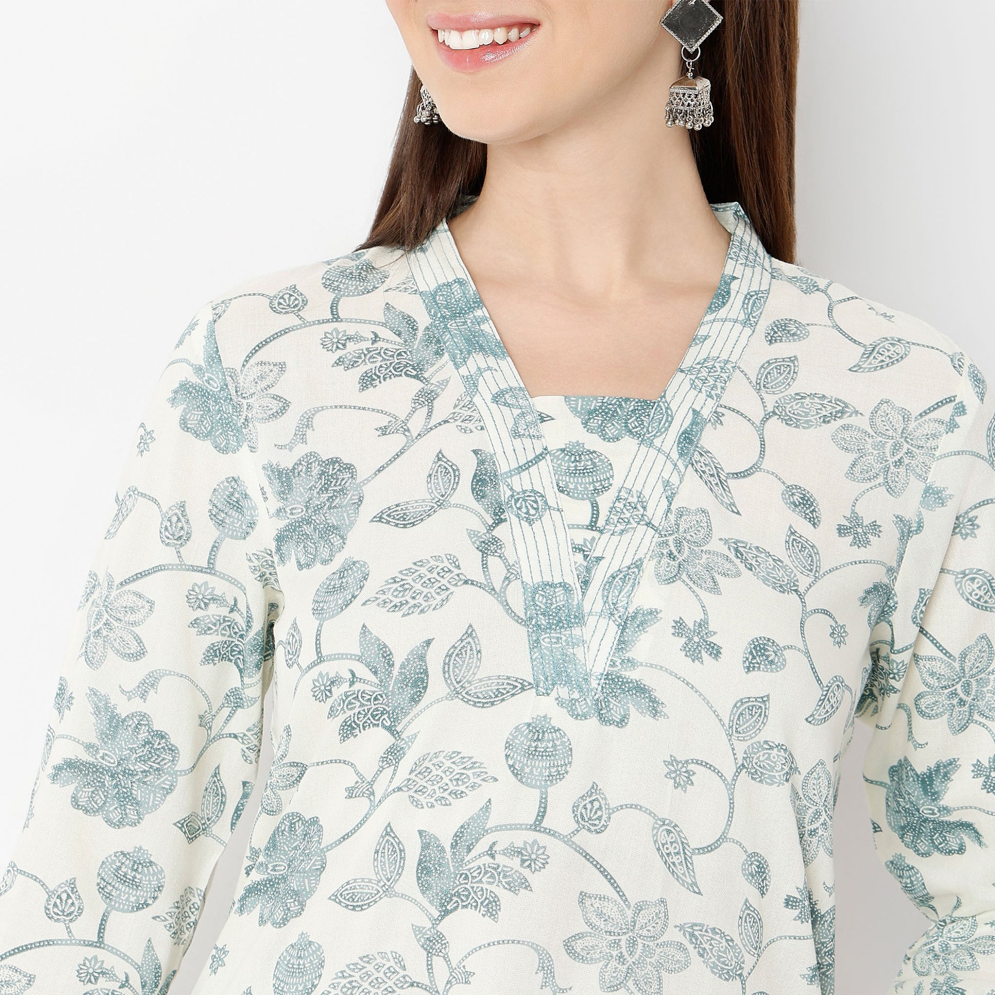 Regular Fit Printed V-Neck Kurta