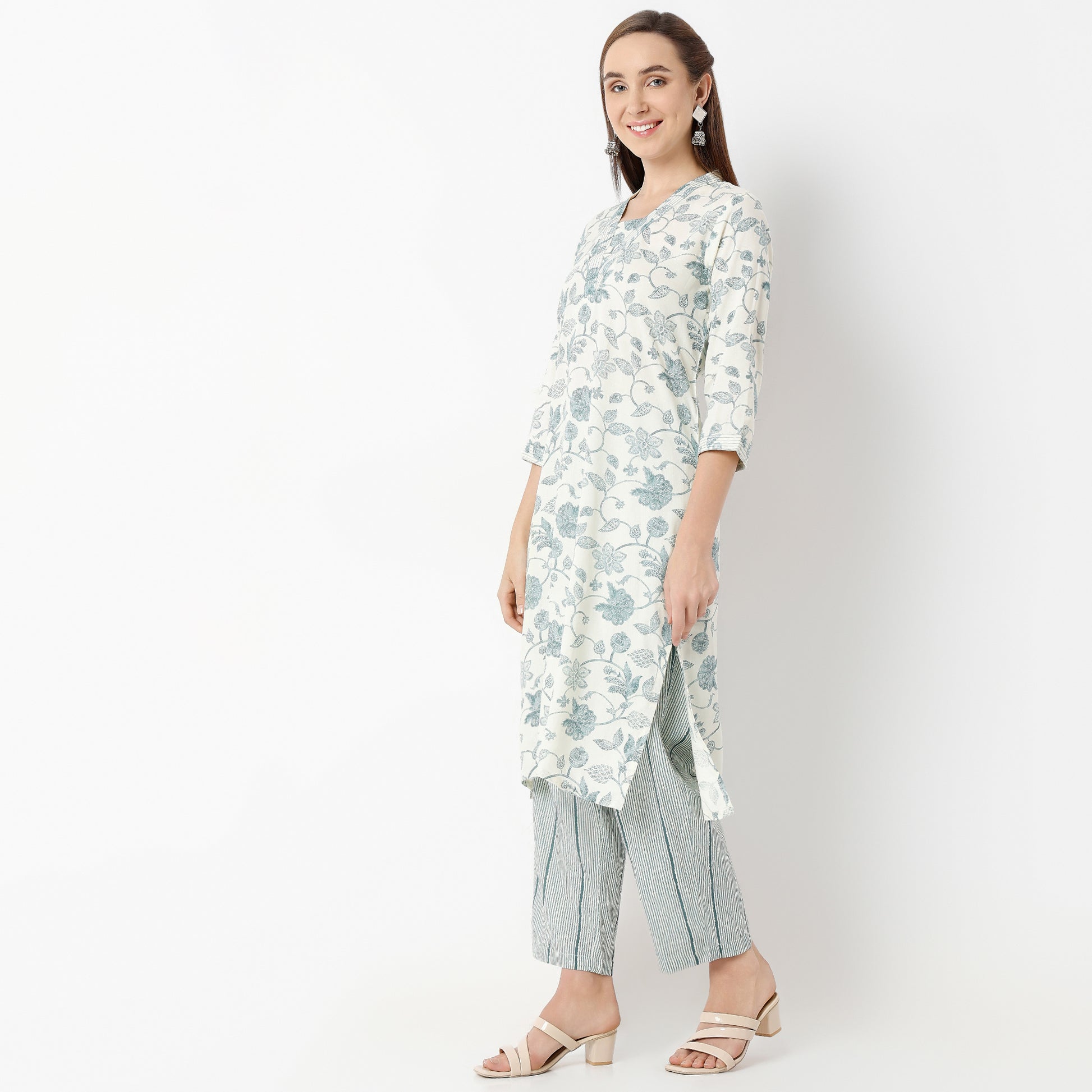 Regular Fit Printed V-Neck Kurta