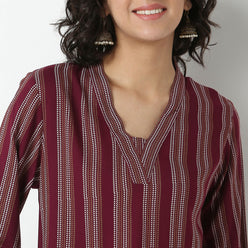 V-Neck With Gusset Printed Kurta