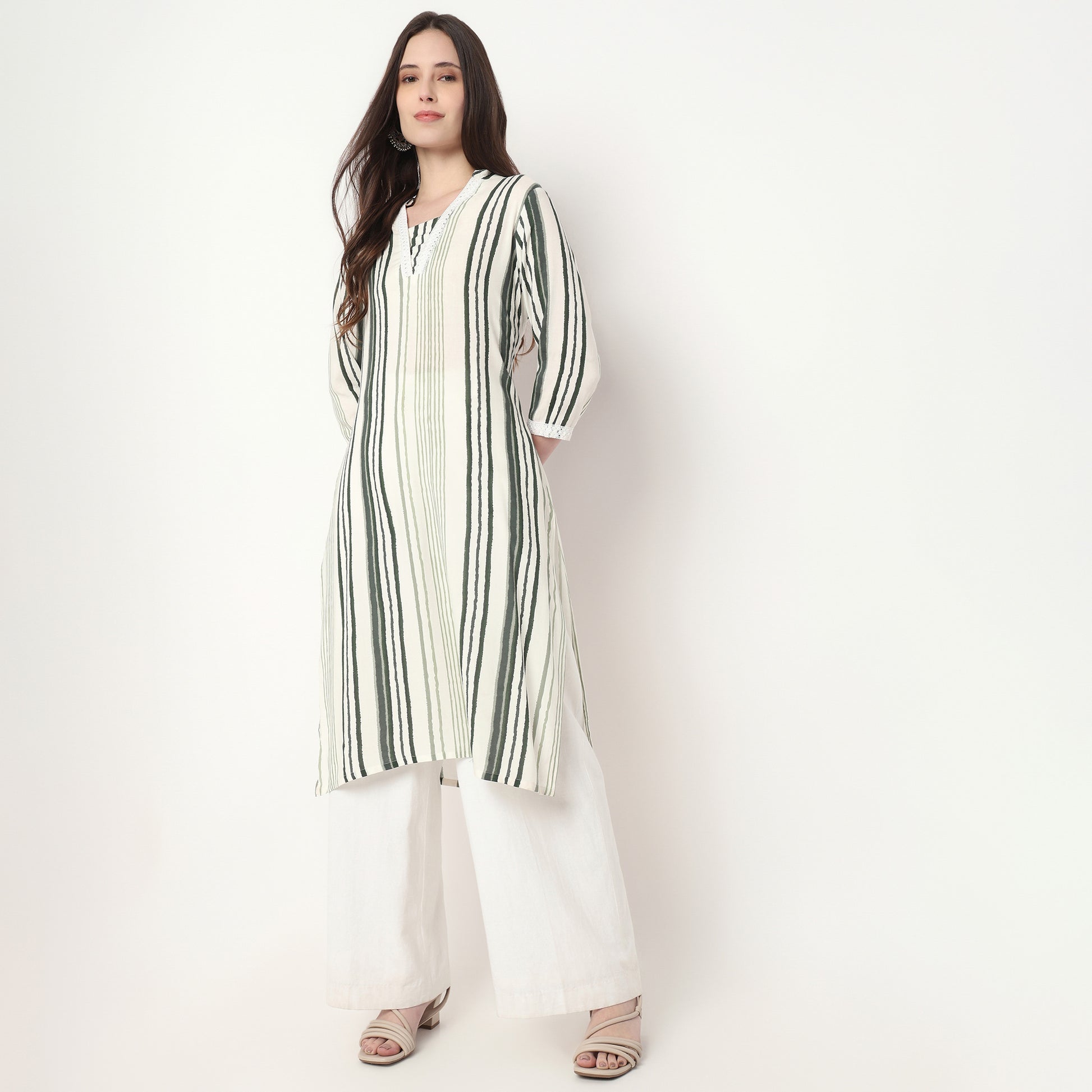 V-Neck With Gusset & Lace Printed Kurta