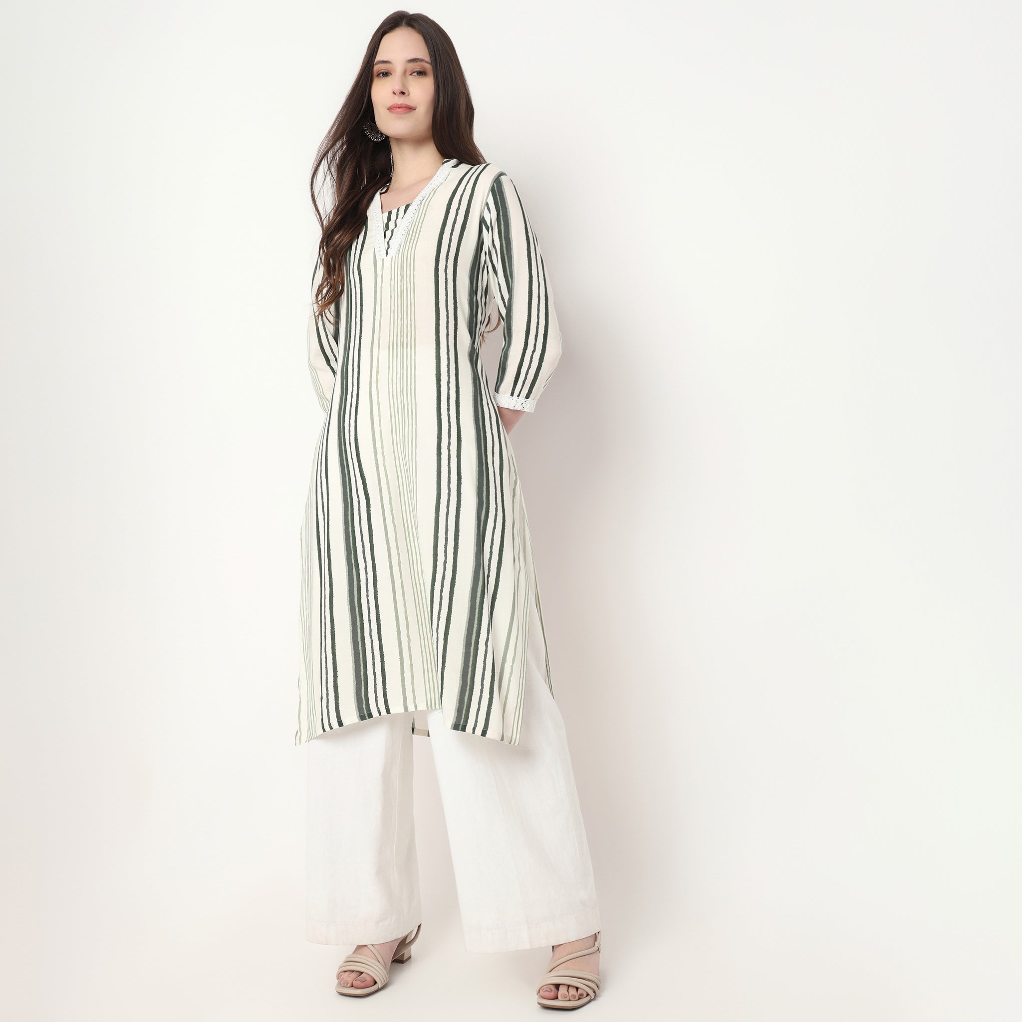 V-Neck With Gusset & Lace Printed Kurta