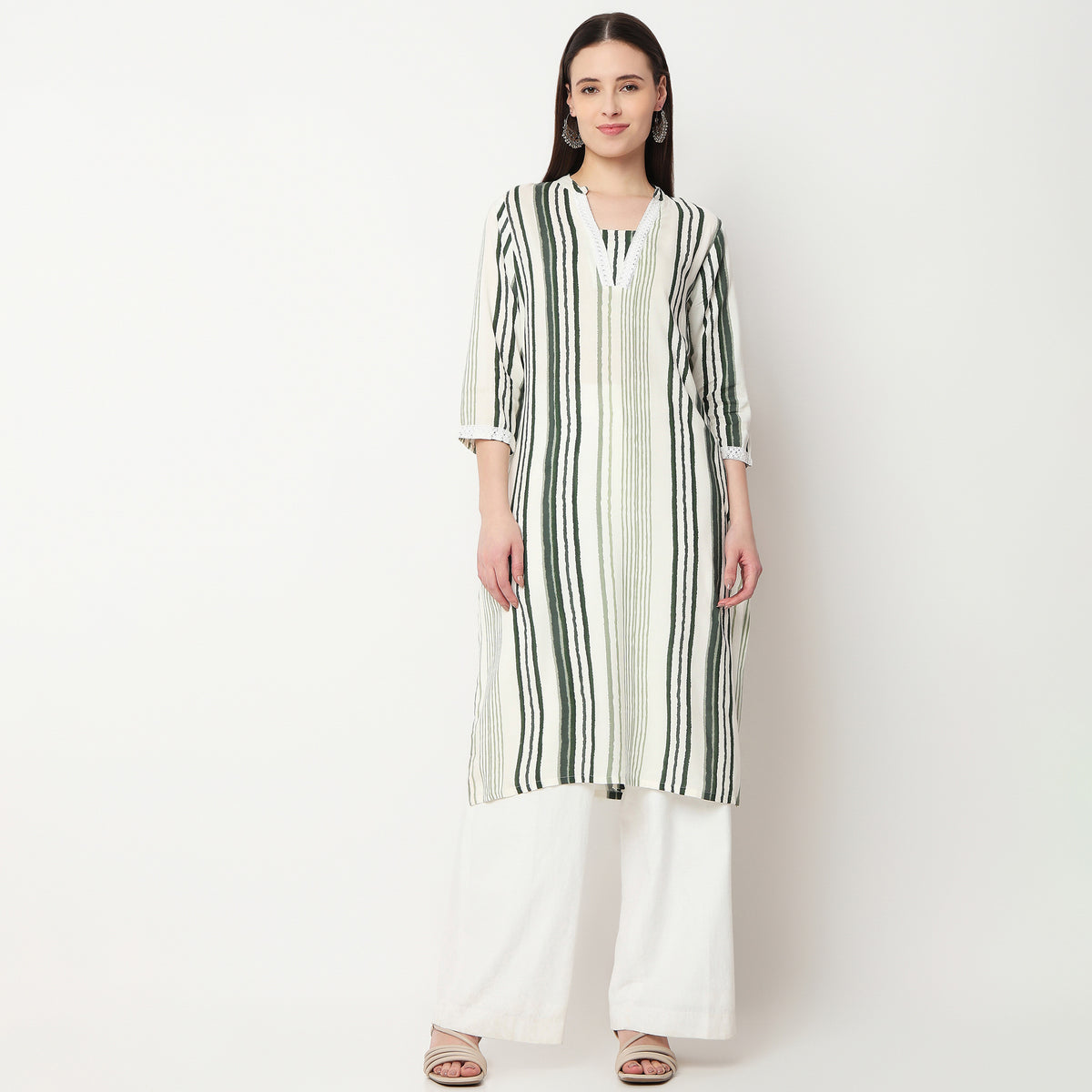 V-Neck With Gusset & Lace Printed Kurta
