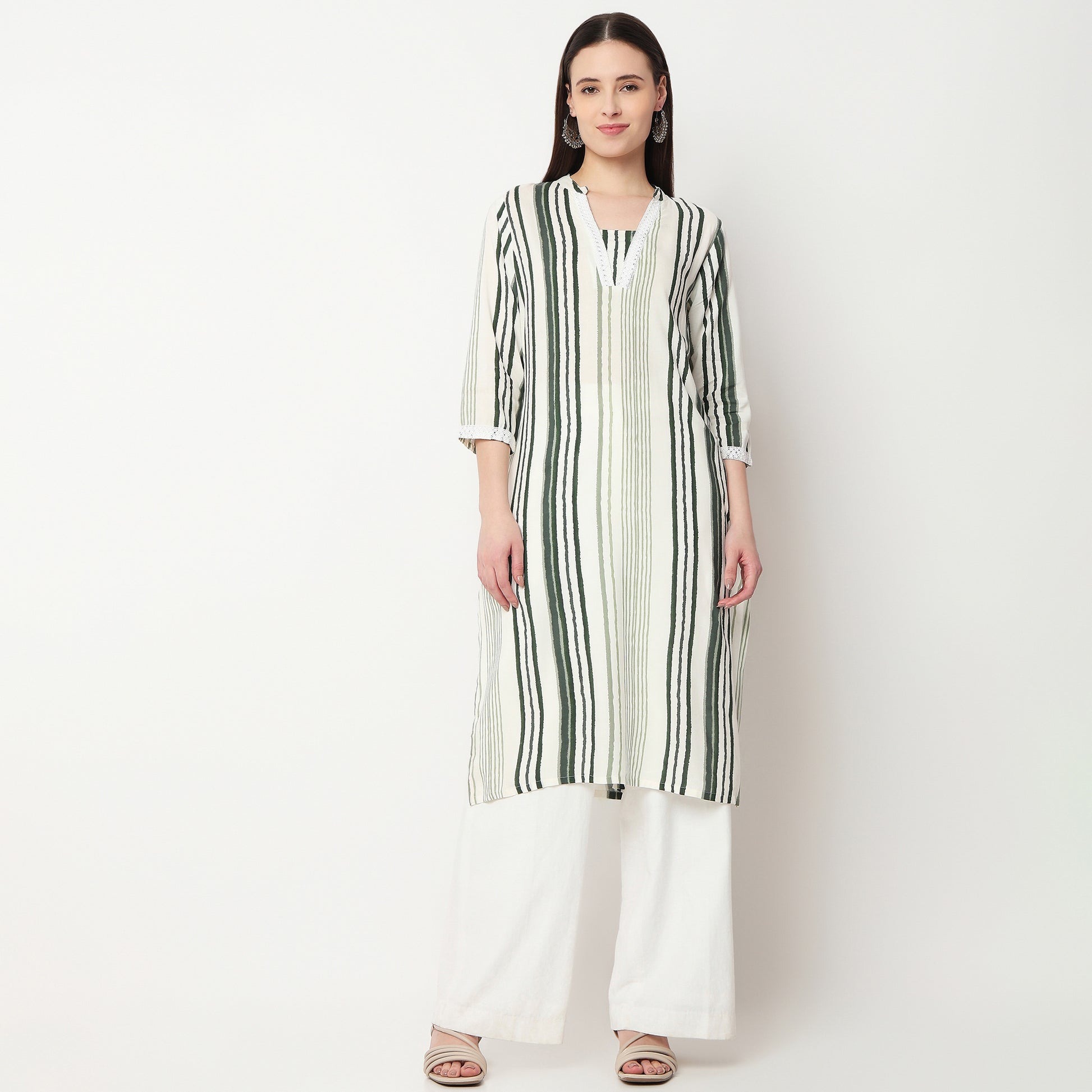 V-Neck With Gusset & Lace Printed Kurta