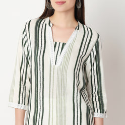 V-Neck With Gusset & Lace Printed Kurta