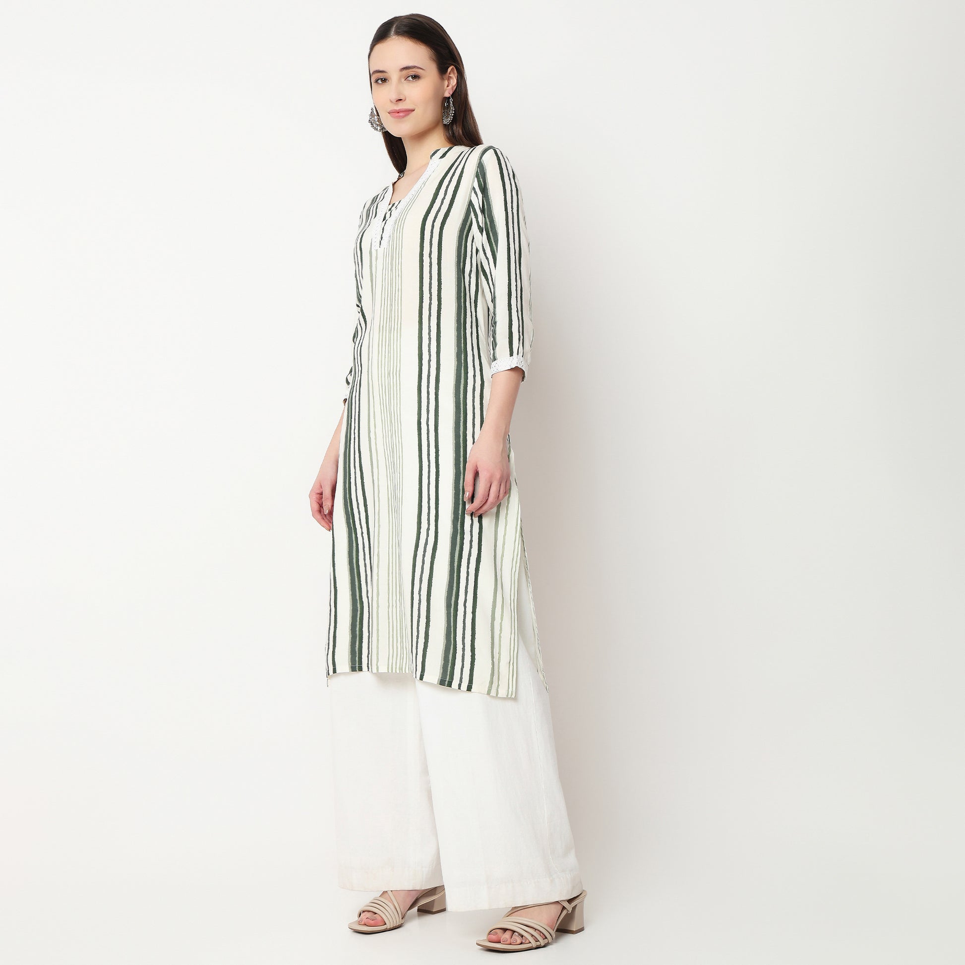 V-Neck With Gusset & Lace Printed Kurta