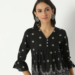 Flare Fit Printed V-Neck Short Length Top