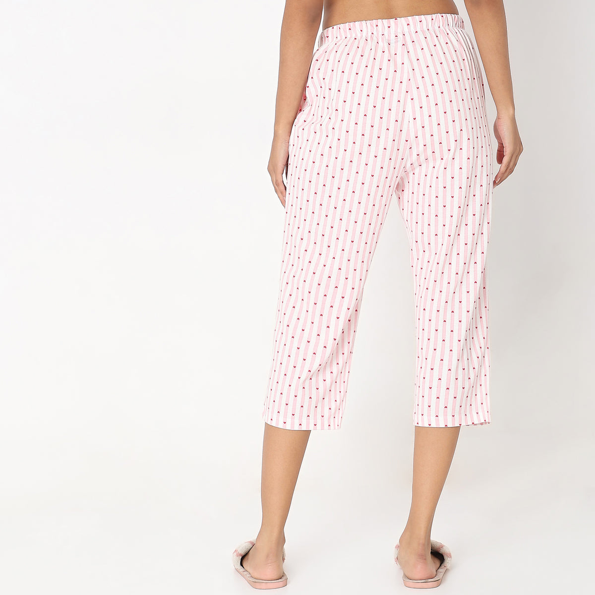 Regular Fit Heart Mid Rise Capris